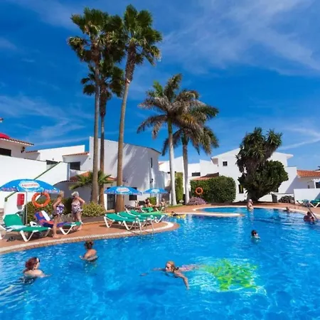 One Bedroom With Pool, Near The Beach Appartement *