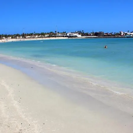 Appartement One Bedroom With Pool, Near The Beach *